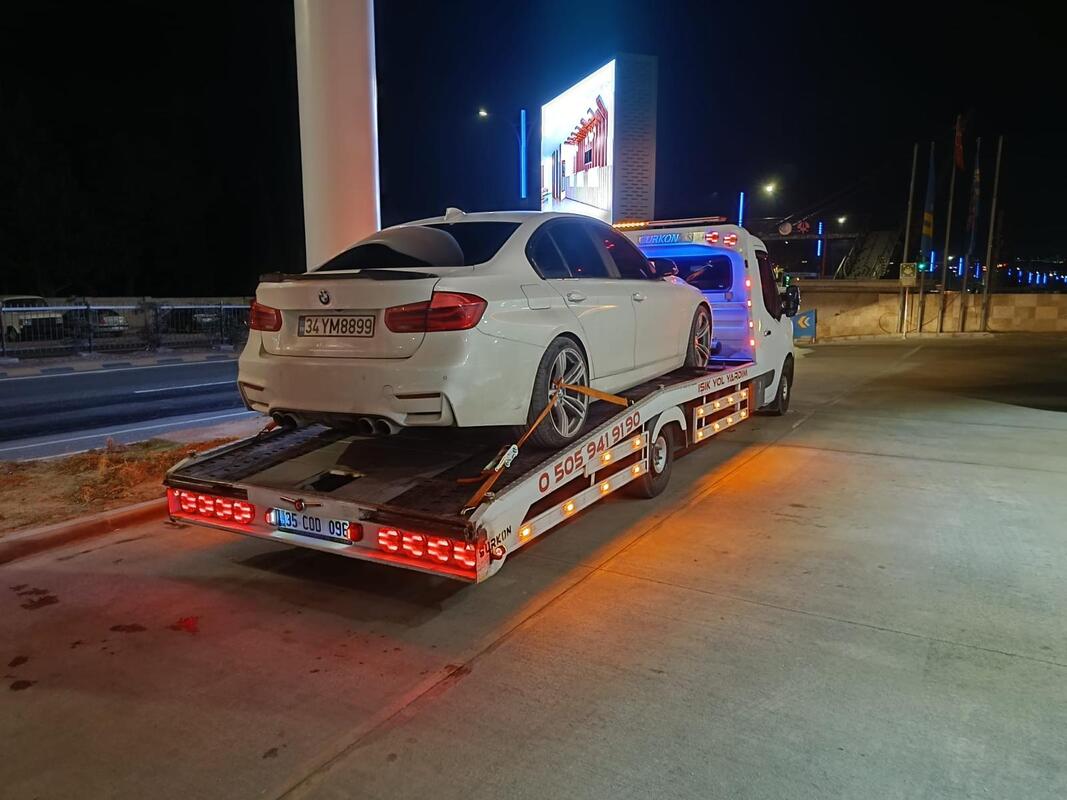 Bayraklı kaza sonrası kurtarma